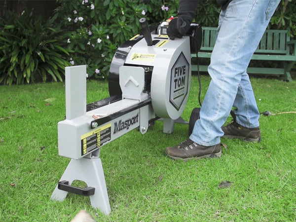 Using a Log Splitter for your winter firewood